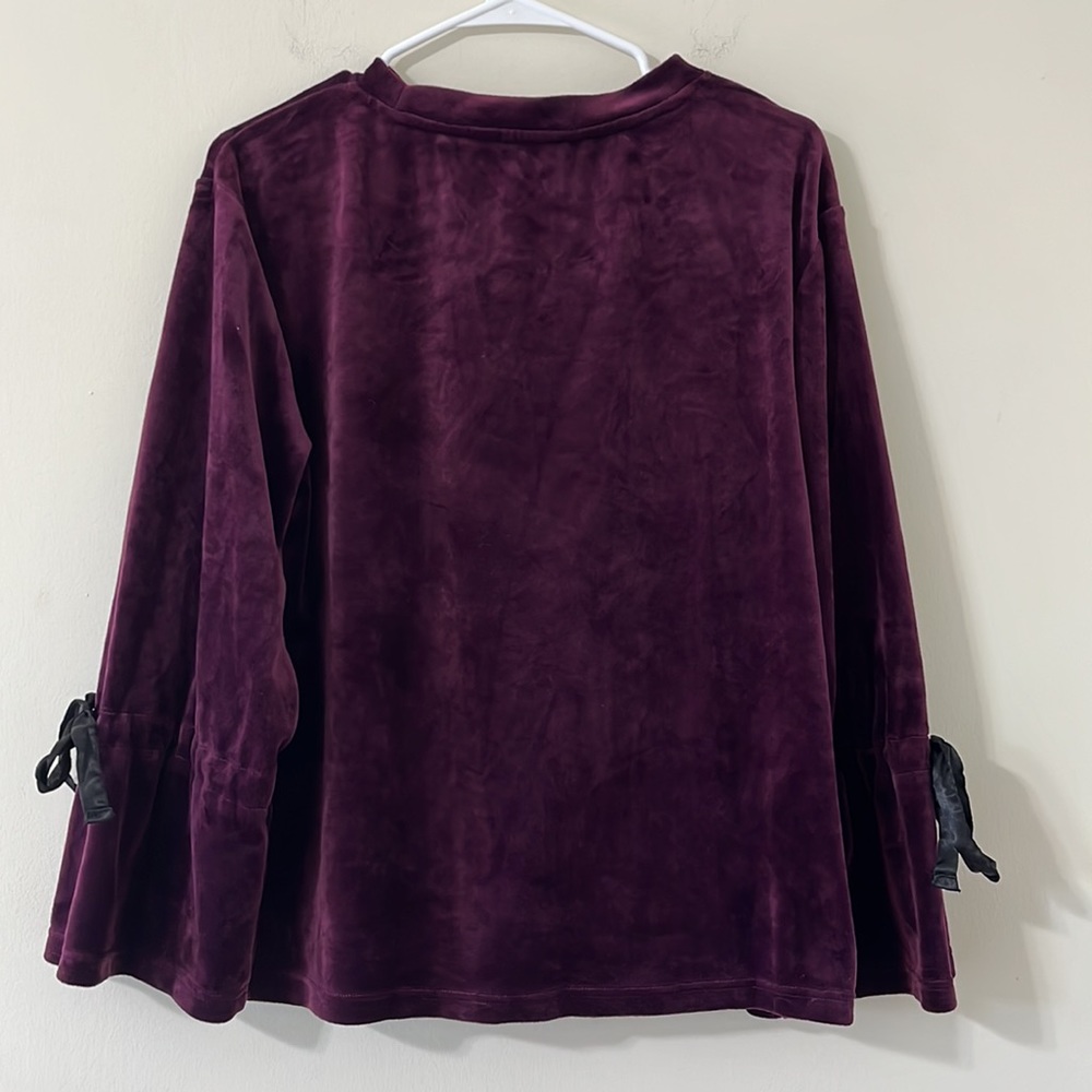 Philosophy Purple Velvet Long Sleeve Bell Sleeve Bow Detail Blouse Size Medium - Picture 8 of 9